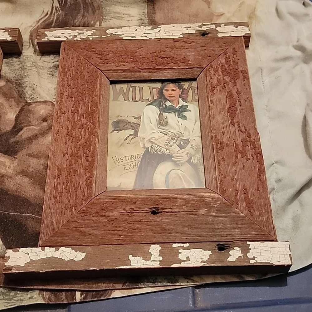 2 Rustic picture frames - Picture 2 of 6